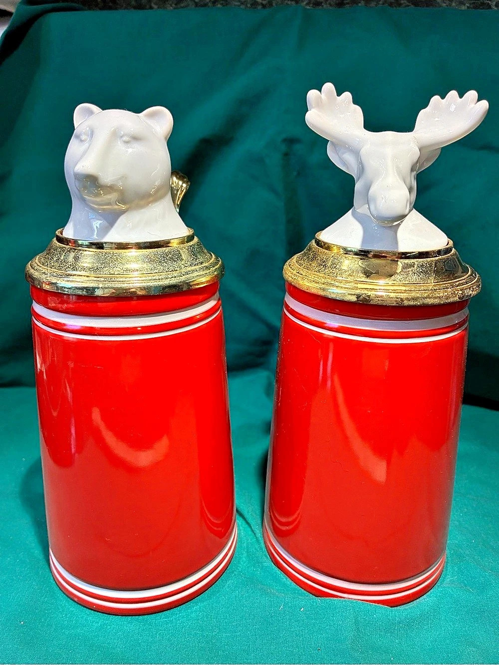 2015 Holiday Threshold steins Red & White Moose & Bear Steins Pair